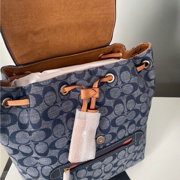 Coach Backpack In Signature Chambray - Picture 7 of 8
